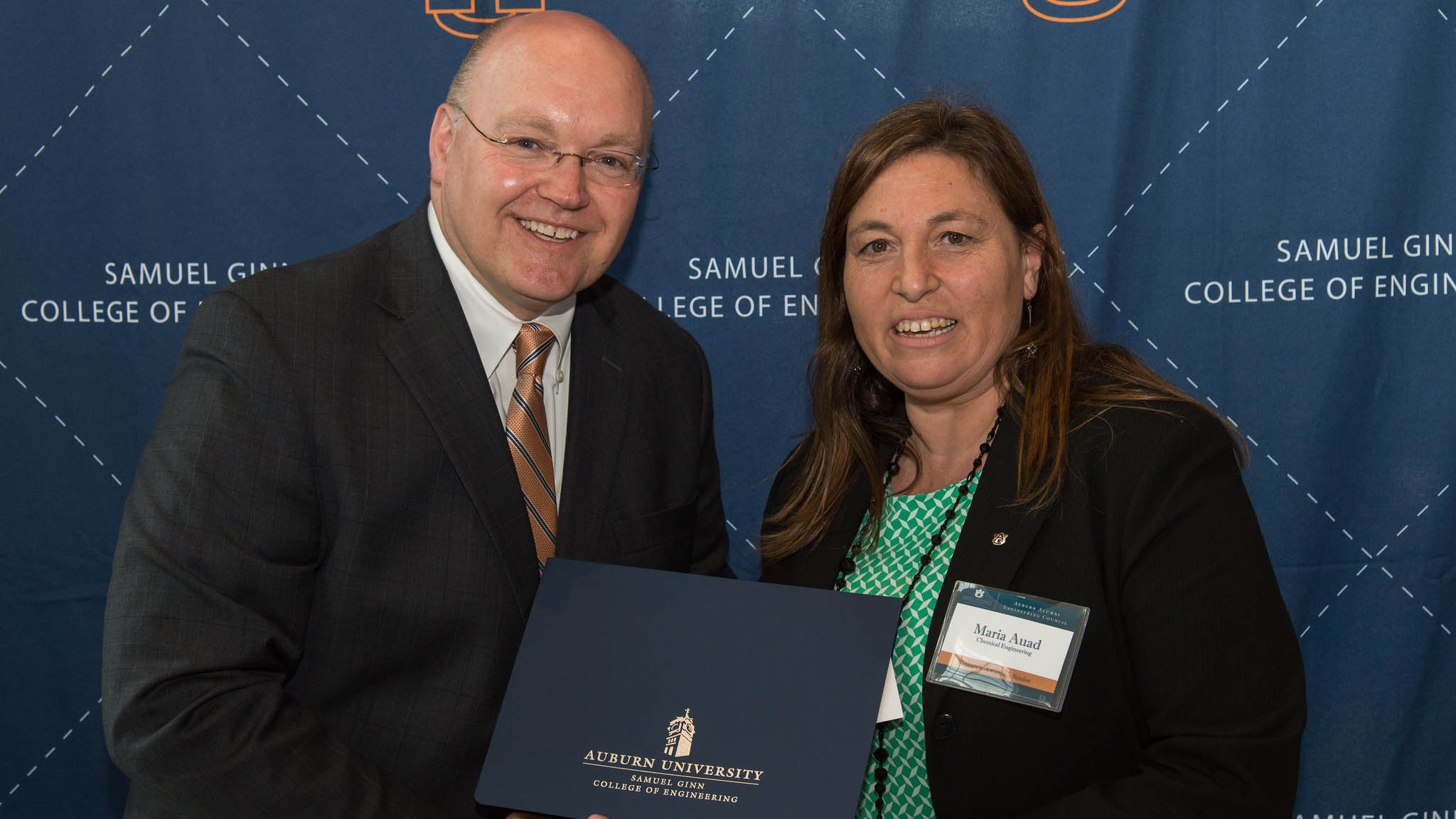 Maria Auad receiving the Auburn Alumni Engineering Council Research Award For Excellence in 2018. 