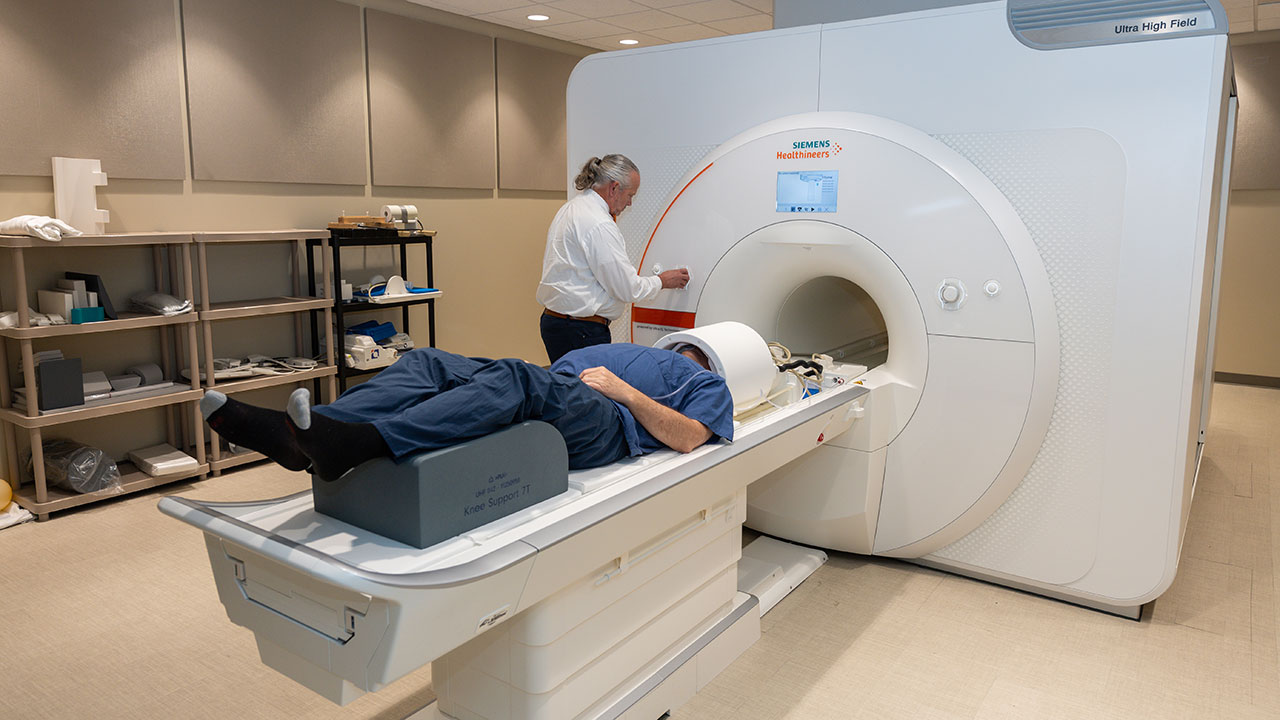 7T MRI scanner located inside the Thomas Walter MRI Research Center.