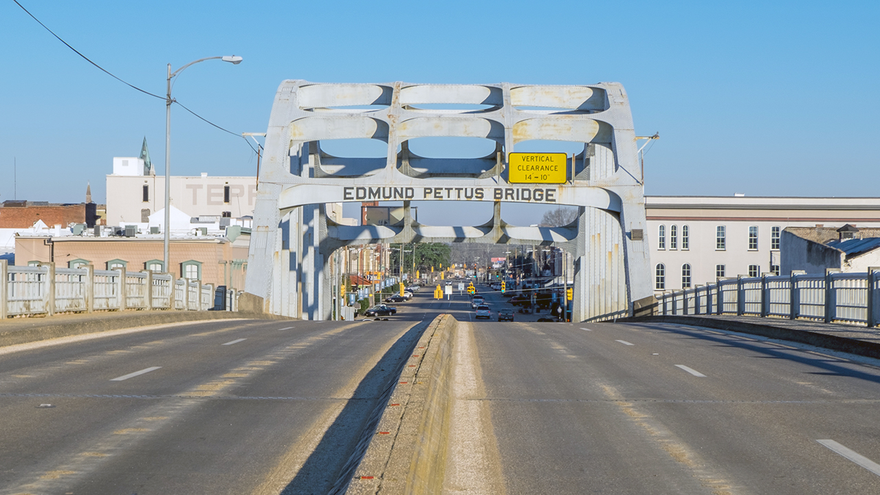 the edmund pettus bridge