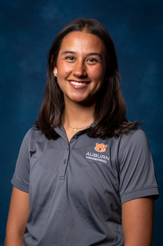 Ella Dasal headshot