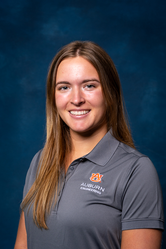 Hailey Livesay headshot