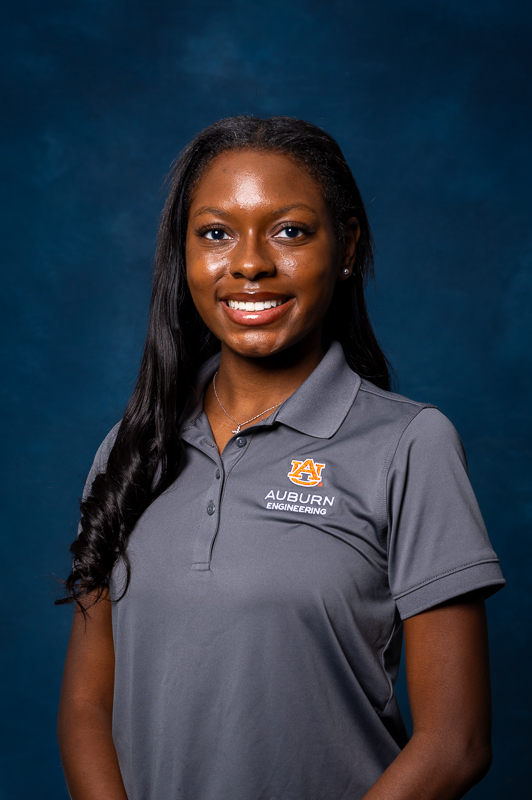 Skyla Vandiver headshot