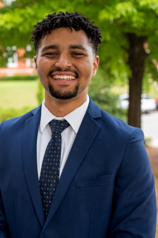 Daniel Burque Headshot