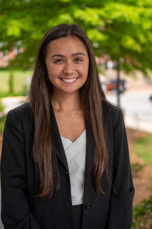 Alana Hattenstein Headshot