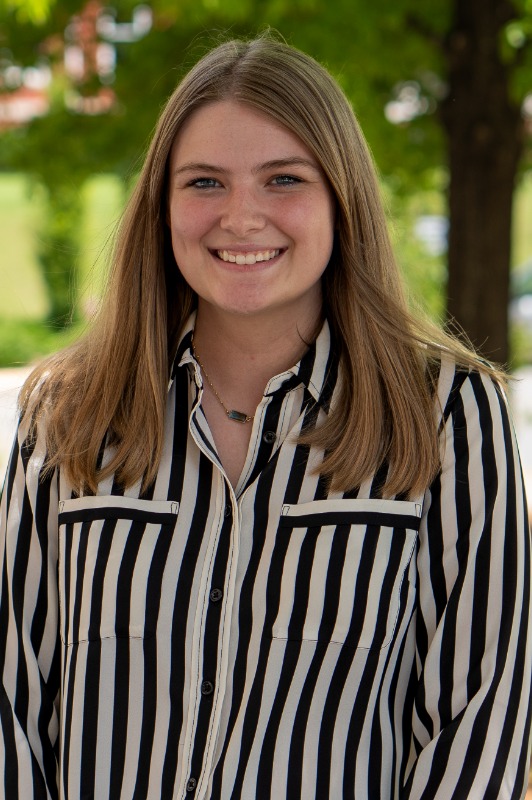 Jamie Johnson Headshot