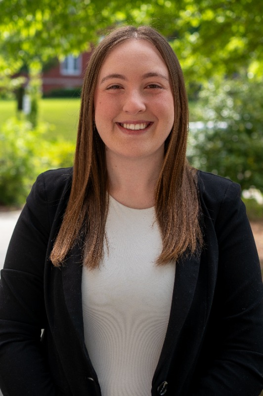 Callie Pope Headshot