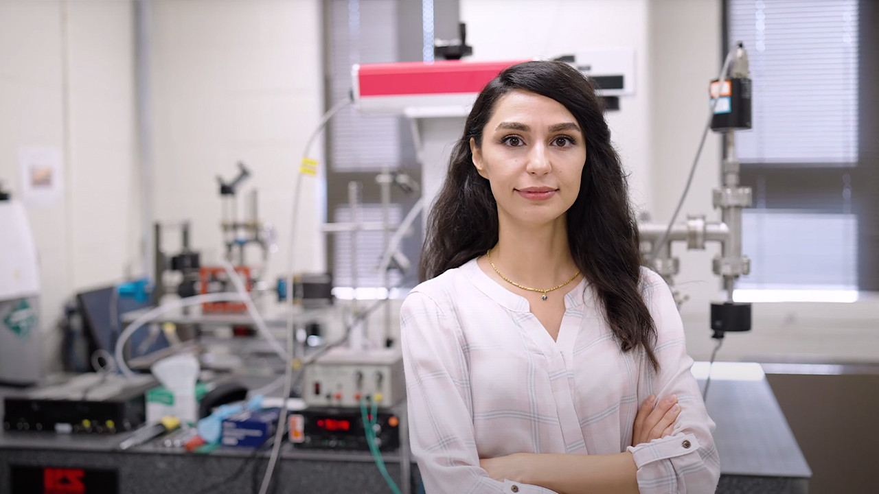 Parvin Fathi-Hafshejani participates in Masoud Mahjouri-Samani's Laser-Assisted Science and Engineering lab.