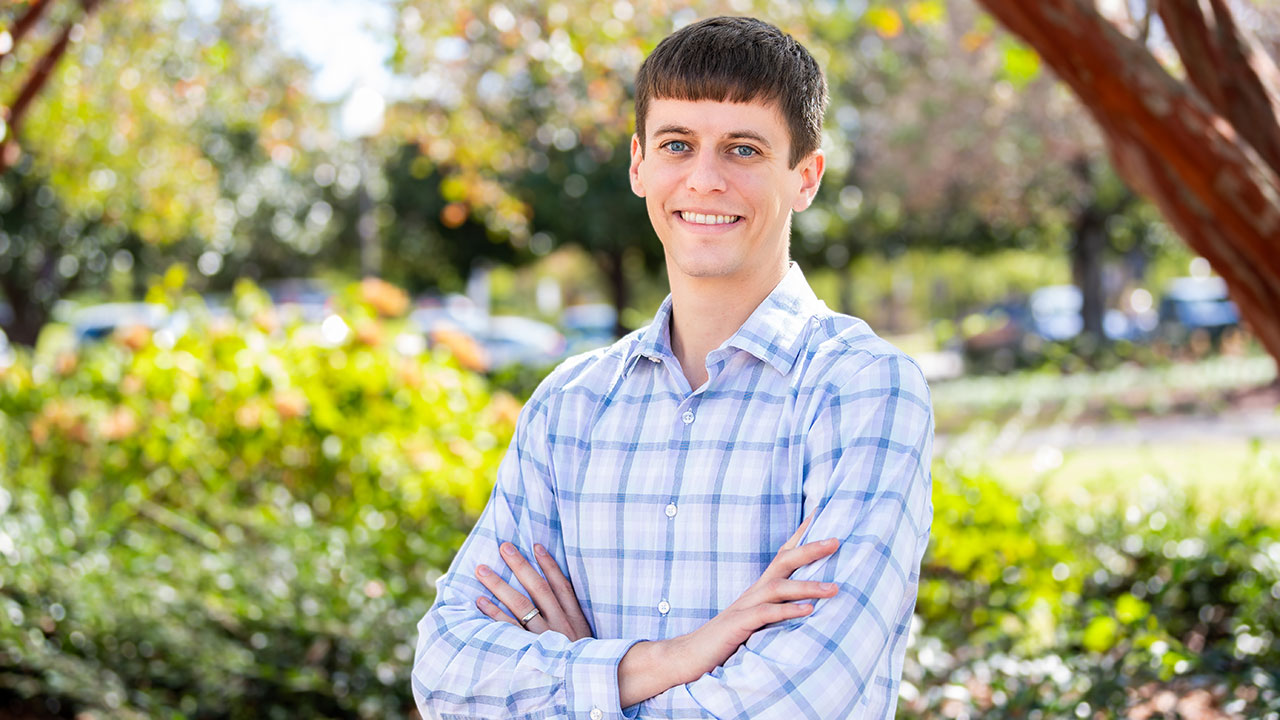 Michael Howard earned a three-year, $500,000 National Science Foundation Early CAREER Award for his project, “Multiscale modeling for self-assembly of colloidal-particle coatings with gradient compositions.” 