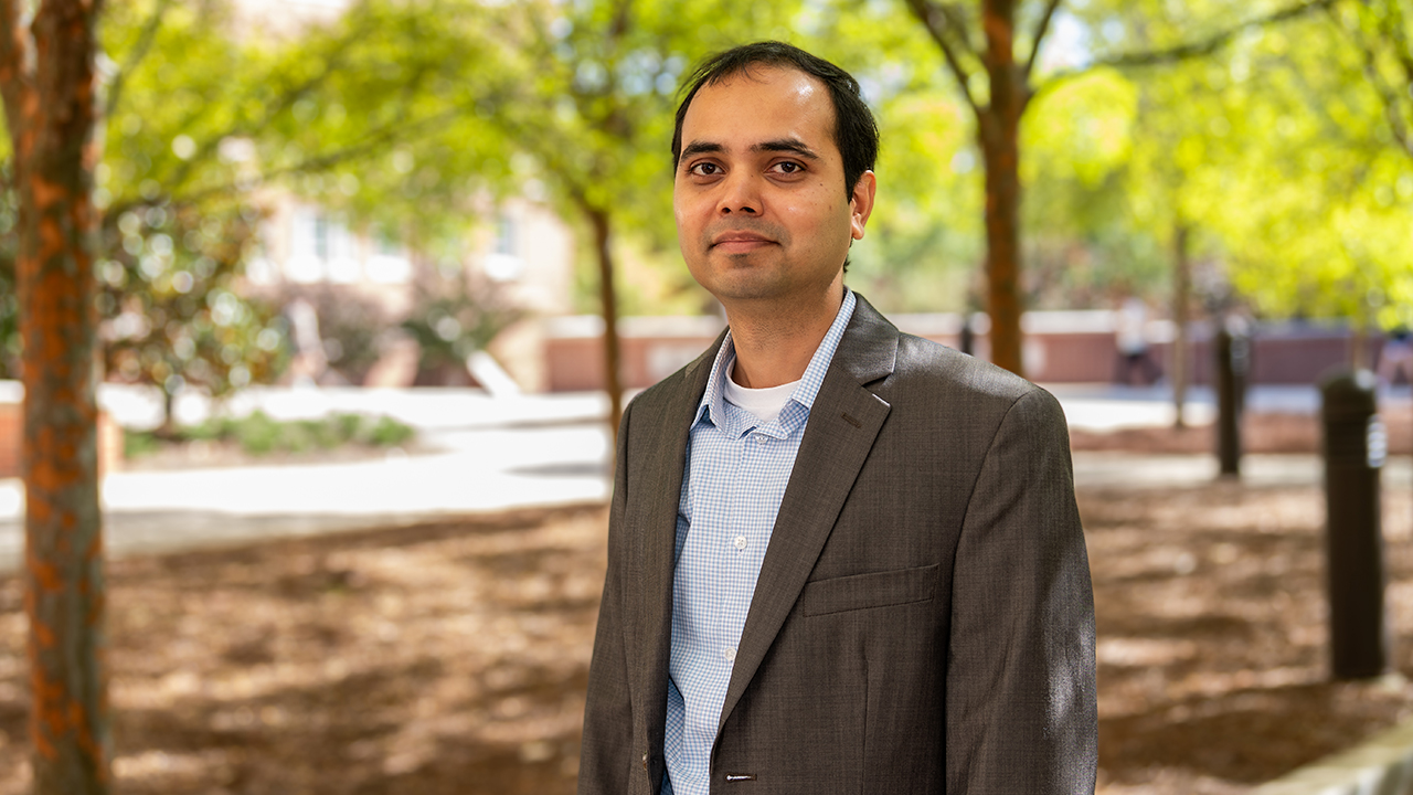 Nek Sharan, assistant professor in the Department of Aerospace Engineering, seeks to understand how 3D geometries vibrate when exposed to fluid flows. 