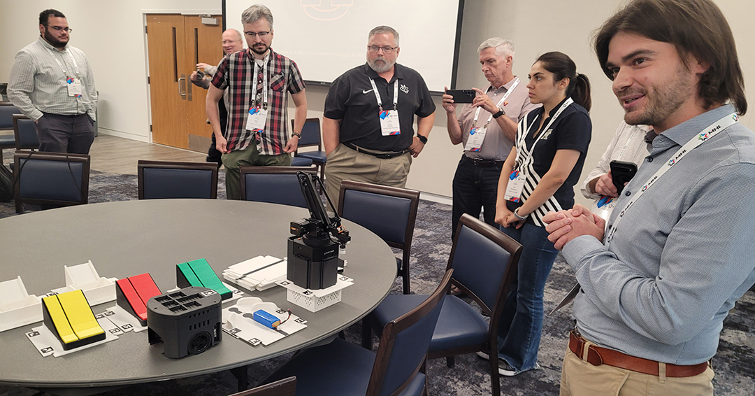 The institute brought together approximately 40 faculty participants and 10 speakers for educational sessions, laboratory demonstrations, industry and field visits and opportunities to exchange teaching practices and research ideas.